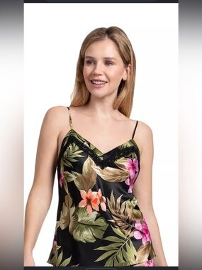 Lilac & London Floral Women's top only  S 59